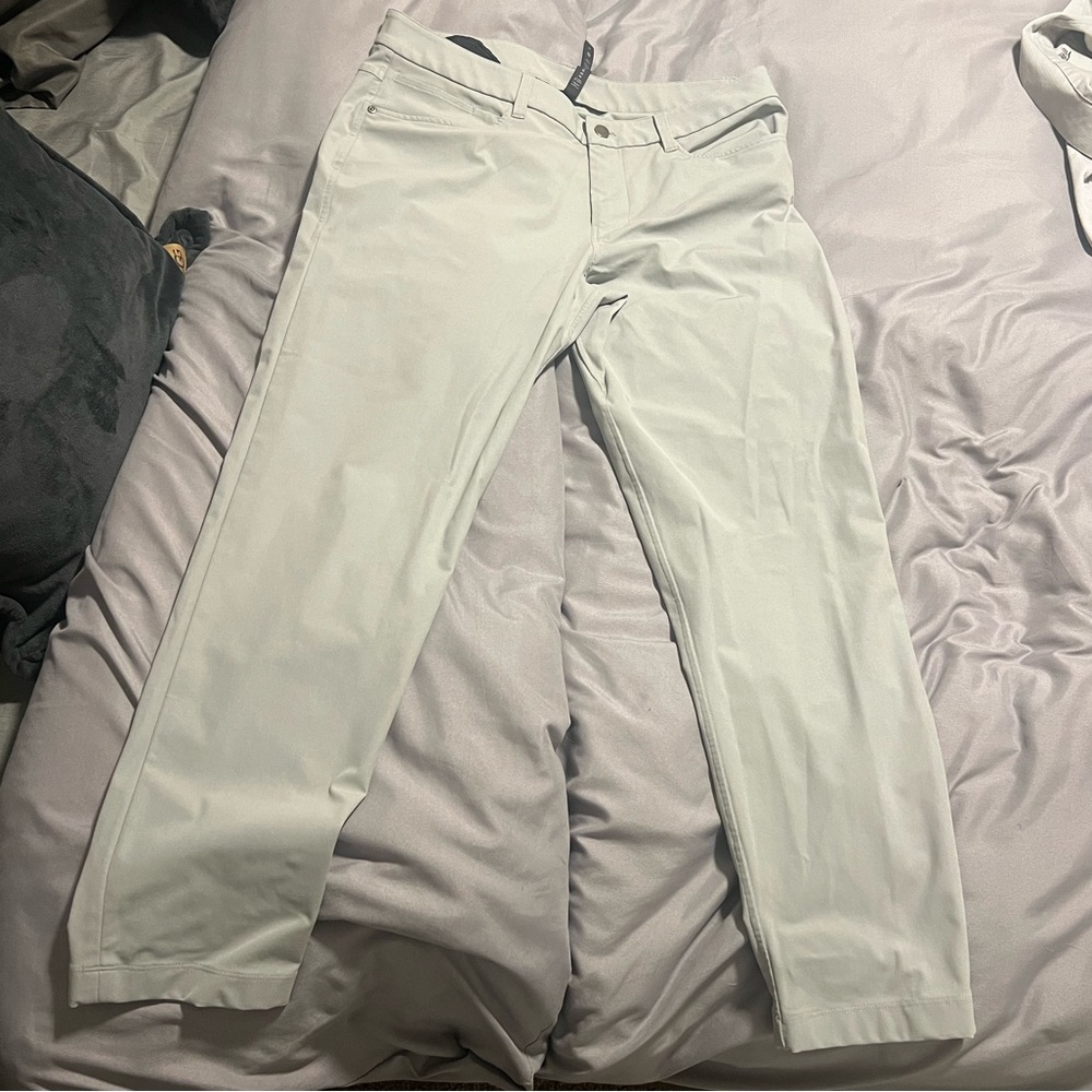 Lululemon ABC Sim Fit 5 Pocket Men’s Pants